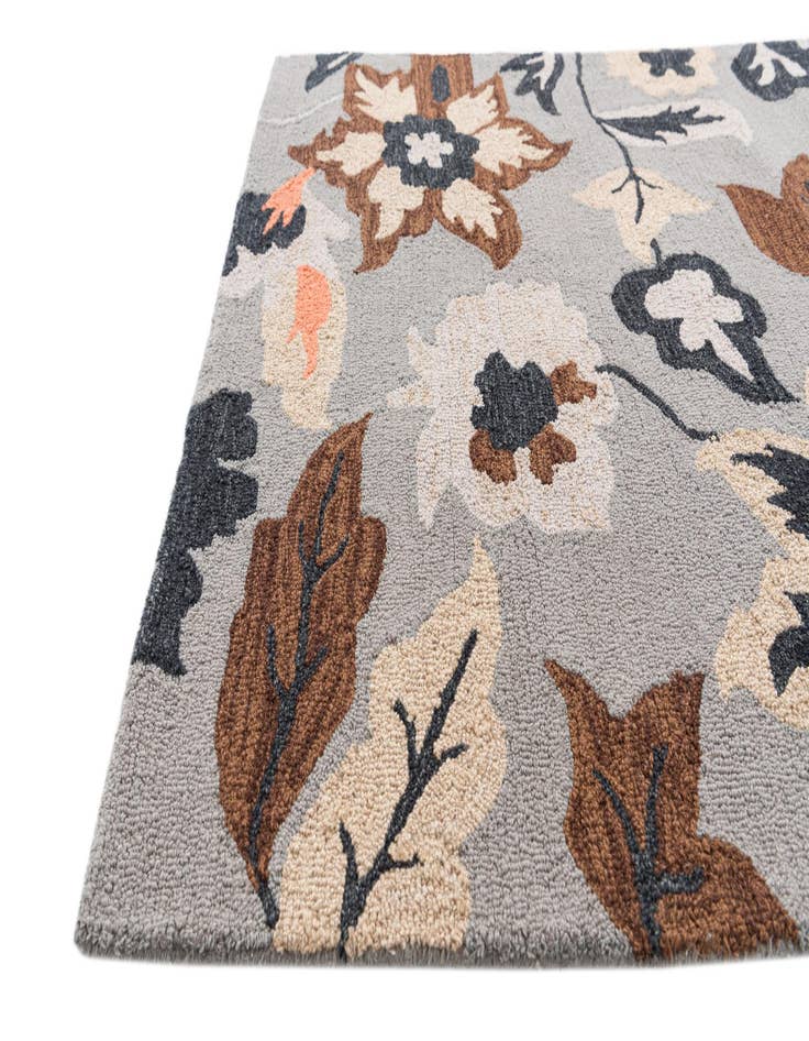 Detail image of  4' x 6' Agra Rug