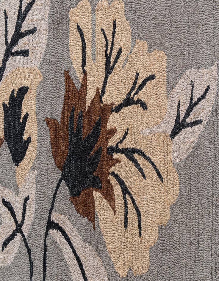 Detail image of  4' x 6' Agra Rug