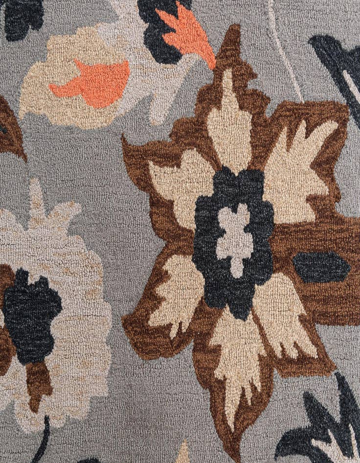 Detail image of  4' x 6' Agra Rug