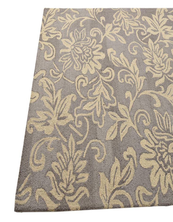 Detail image of  5' x 8' Agra Rug