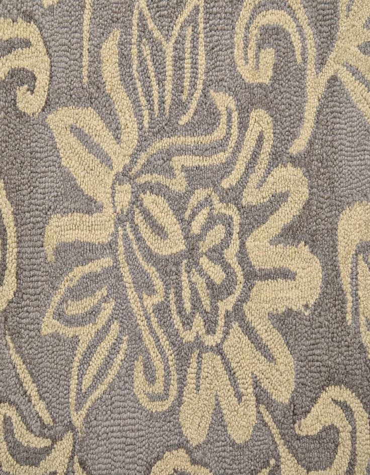 Detail image of  5' x 8' Agra Rug