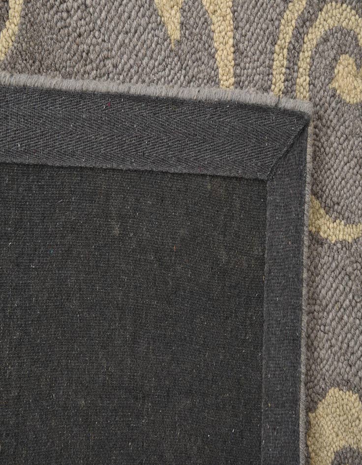 Detail image of  5' x 8' Agra Rug