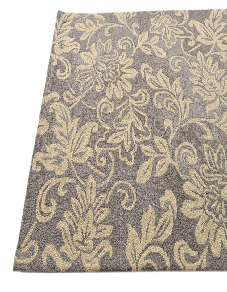 Detail image of  5' 1 x 8' Agra Rug