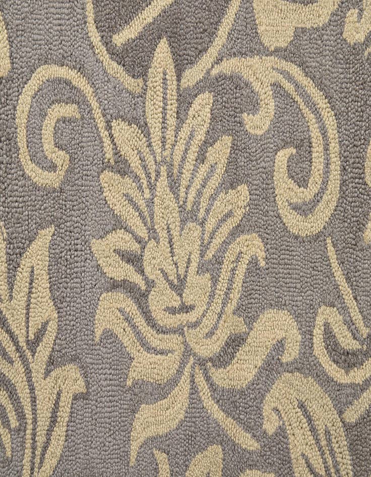Detail image of  5' 1 x 8' Agra Rug
