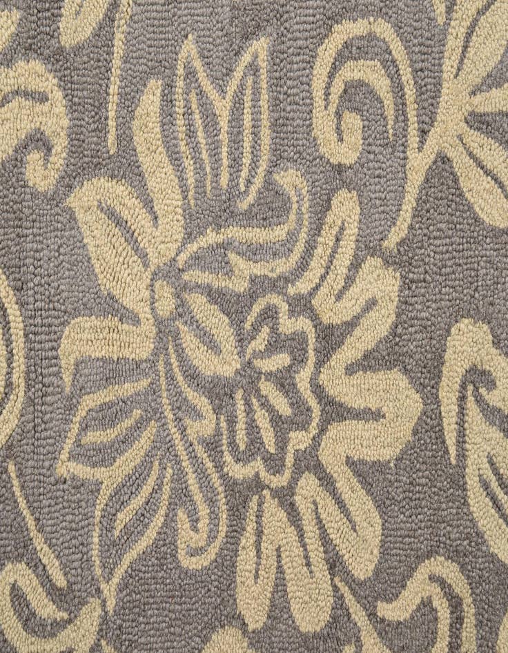 Detail image of  5' 1 x 8' Agra Rug