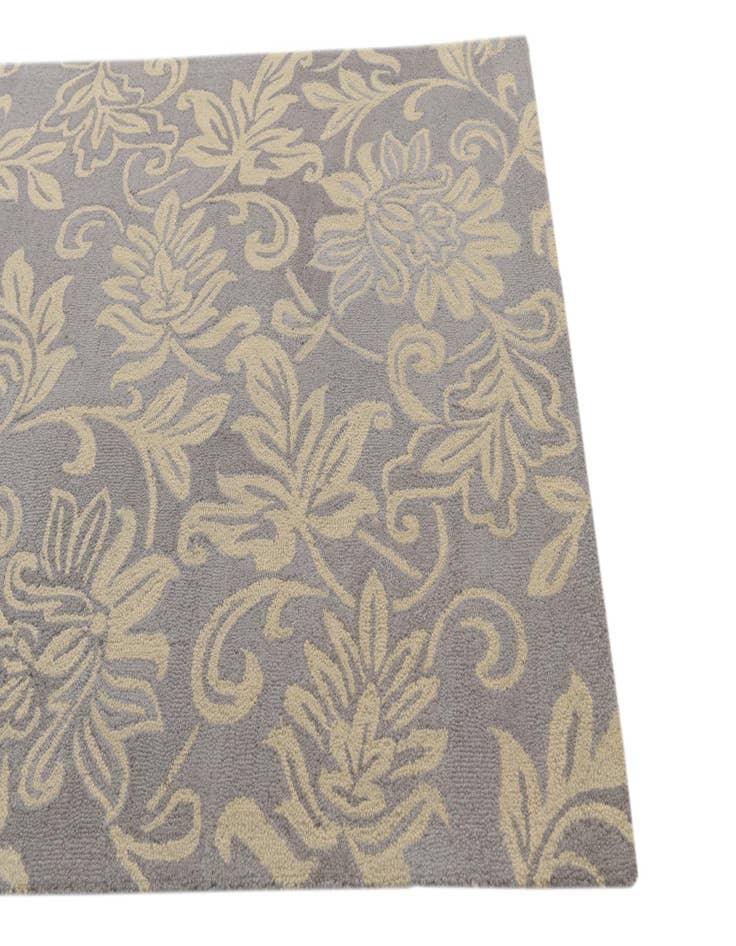 Detail image of  5' 1 x 8' Agra Rug