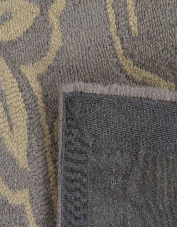 Detail image of  5' x 8' 1 Agra Wool Rug