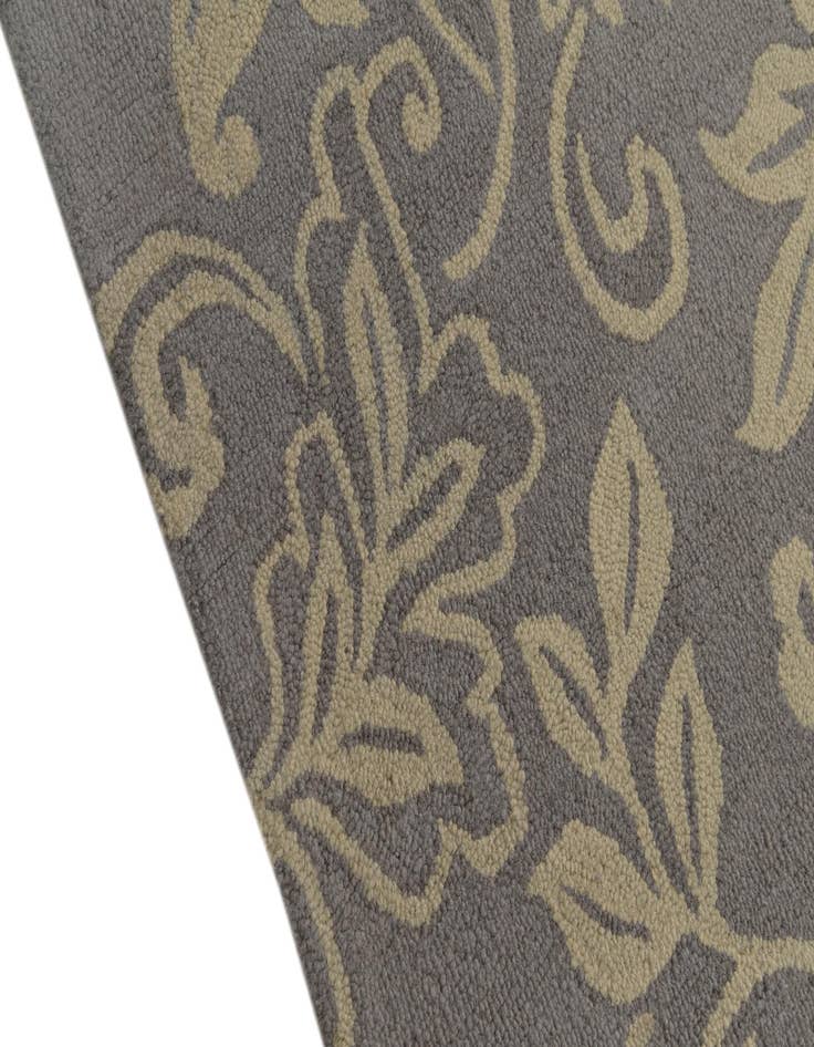 Detail image of  5' x 8' Agra Wool Rug