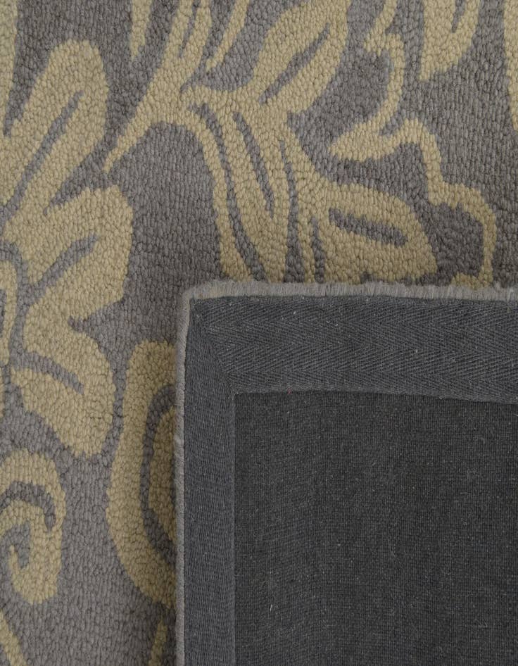 Detail image of  5' x 8' Agra Wool Rug