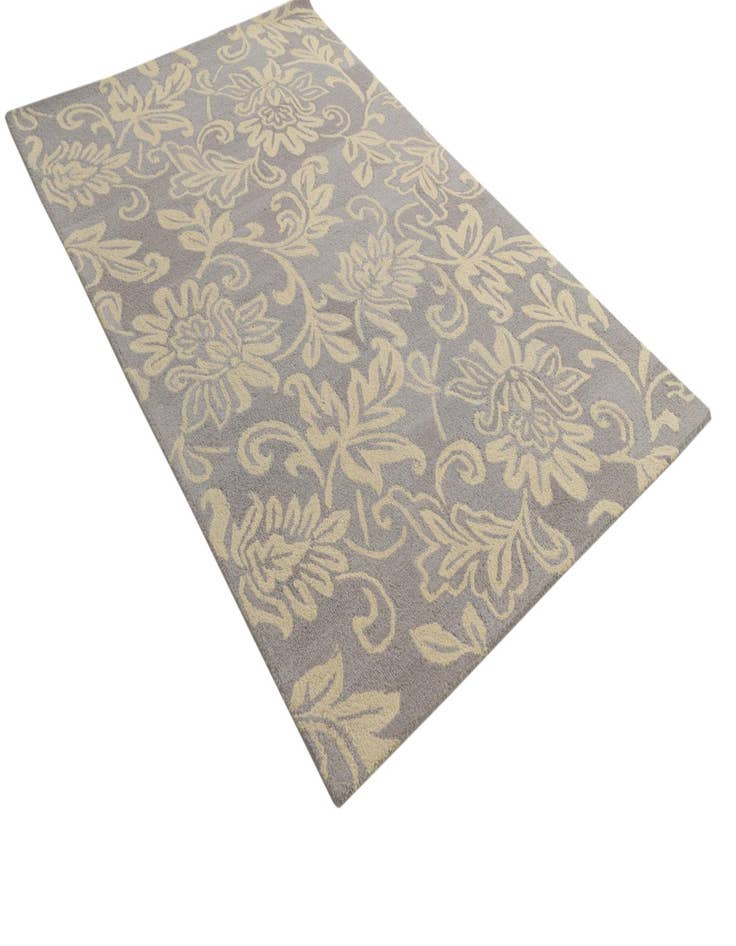 Detail image of  5' x 8' Agra Wool Rug