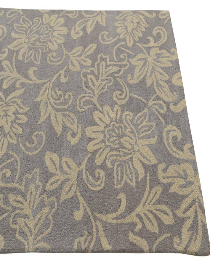 Detail image of  5' x 8' Agra Wool Rug