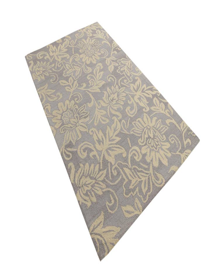 Detail image of  5' x 8' Agra Wool Rug