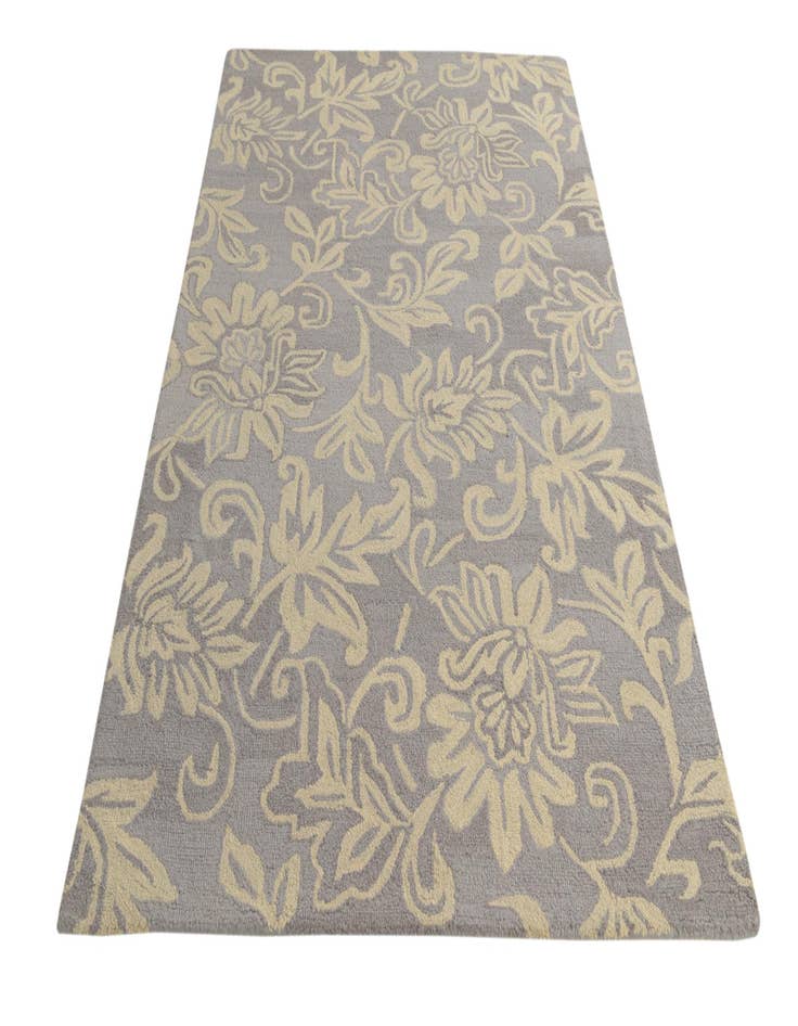 Detail image of  5' x 8' Agra Wool Rug