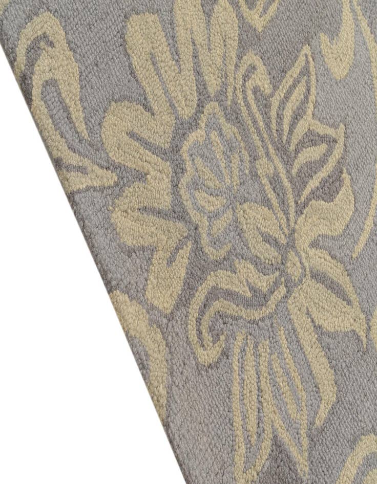 Detail image of  5' x 8' Agra Wool Rug