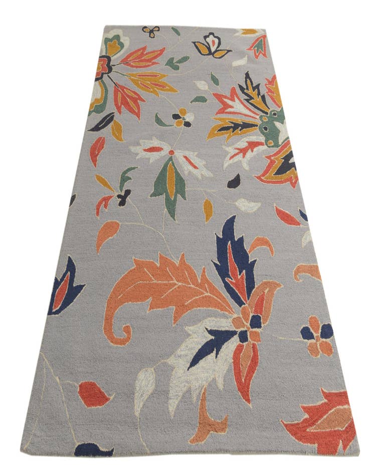 Detail image of  5' x 8' Agra Wool Rug