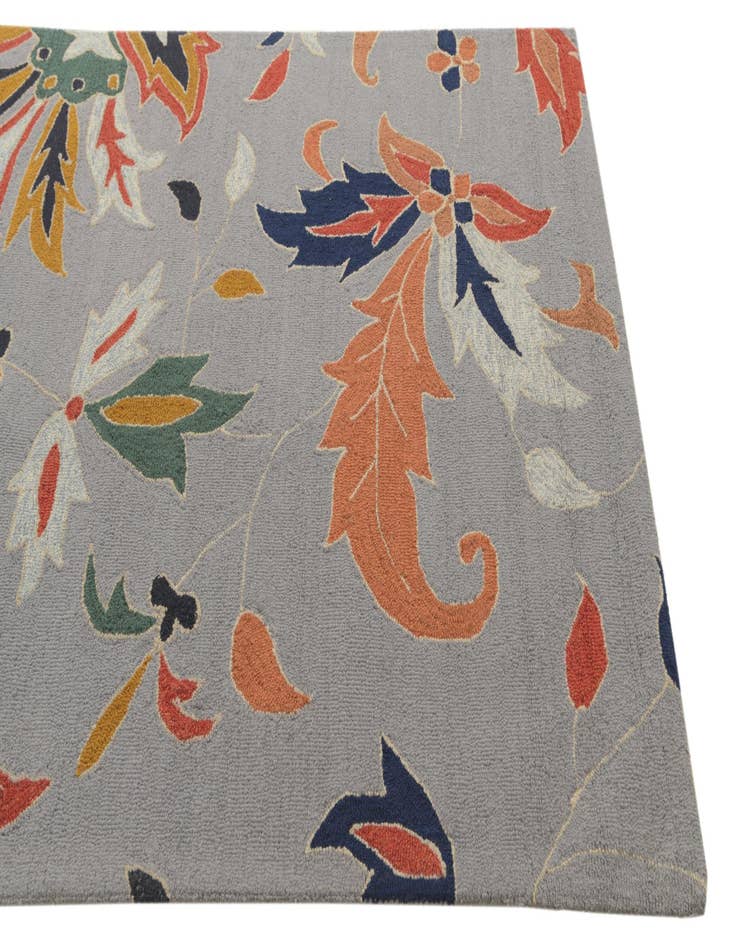 Detail image of  5' x 8' Agra Wool Rug