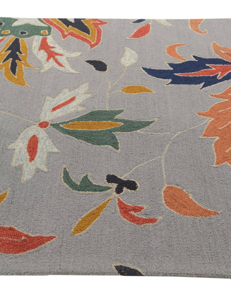 Detail image of  5' x 8' Agra Wool Rug