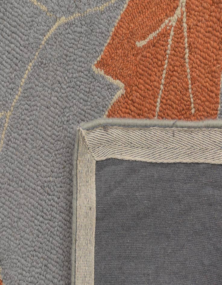 Detail image of  5' x 8' Agra Wool Rug