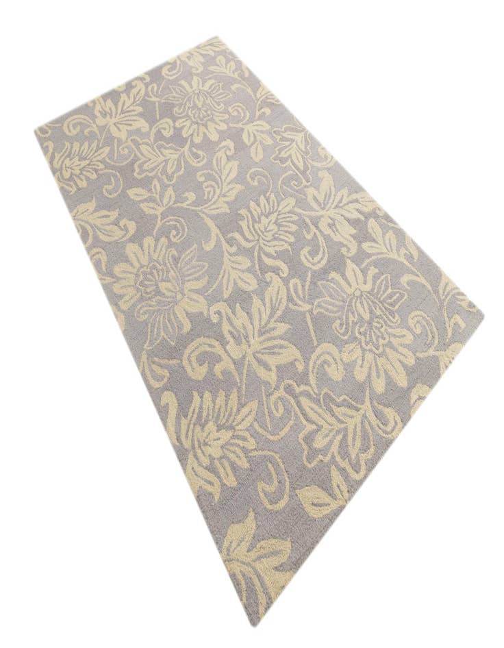 Detail image of  5' x 8' Agra Wool Rug