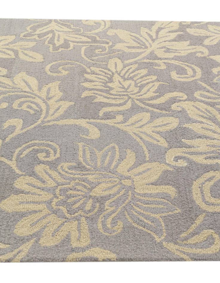 Detail image of  5' x 8' Agra Wool Rug