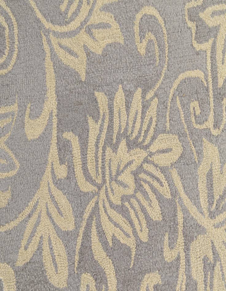 Detail image of  5' x 8' Agra Wool Rug