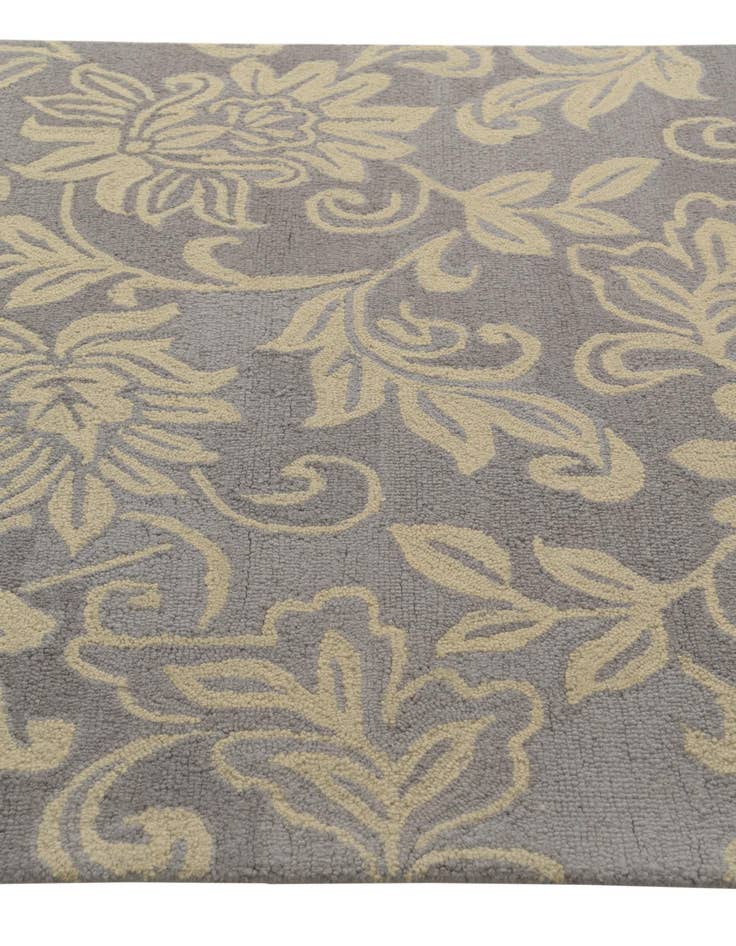 Detail image of  5' x 8' Agra Wool Rug