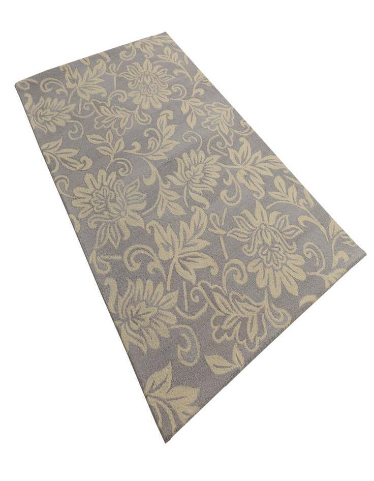 Detail image of  5' x 8' Agra Wool Rug