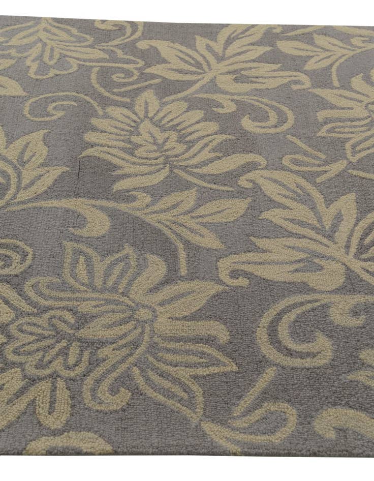 Detail image of  5' x 8' Agra Wool Rug