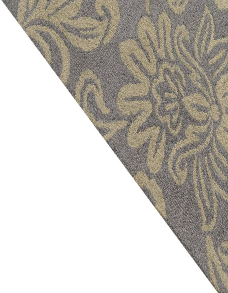 Detail image of  5' x 8' Agra Wool Rug