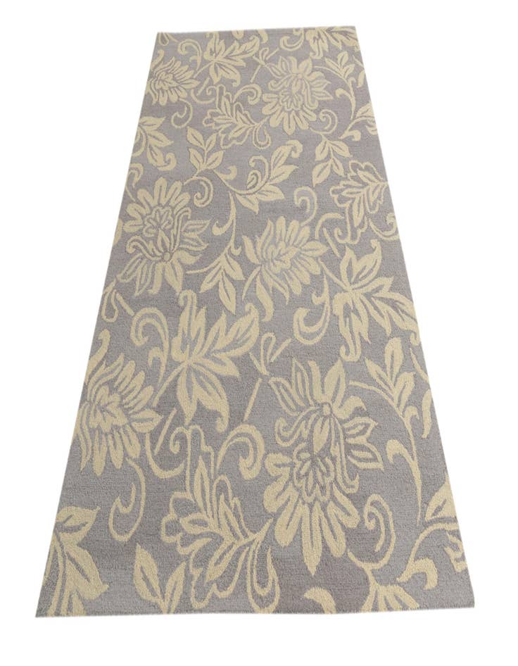 Detail image of  5' x 8' Agra Wool Rug