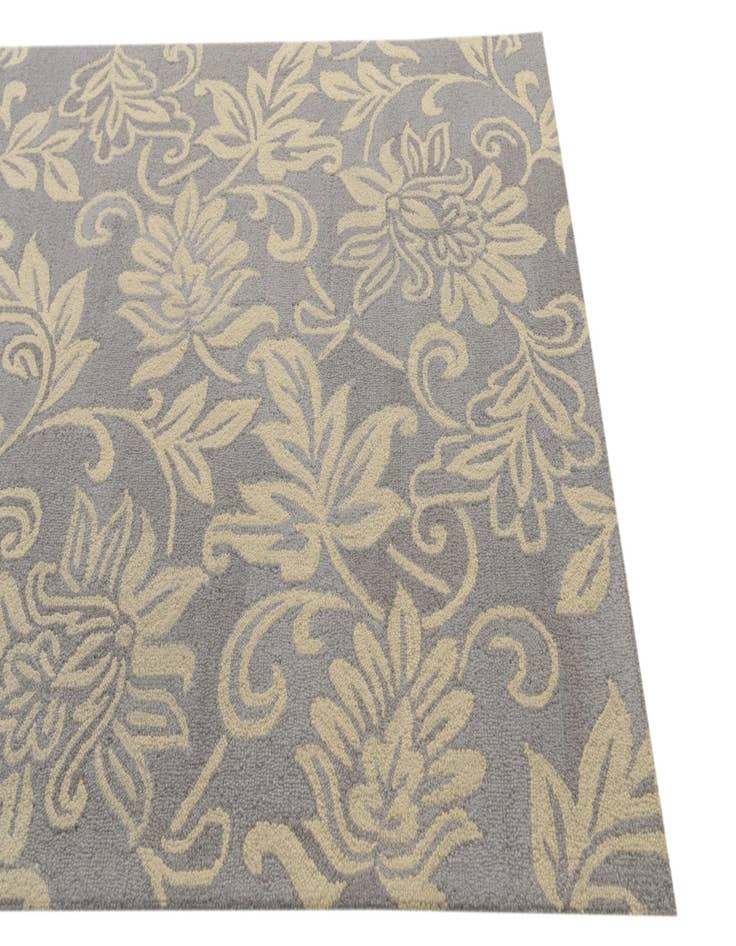 Detail image of  5' x 8' Agra Wool Rug