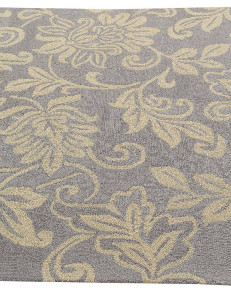 Detail image of  5' x 8' Agra Wool Rug