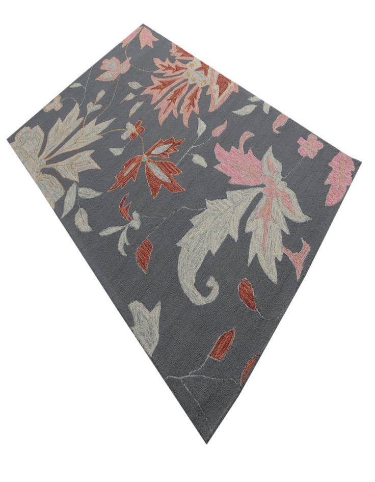 Detail image of  5' 1 x 8' Agra Wool Rug