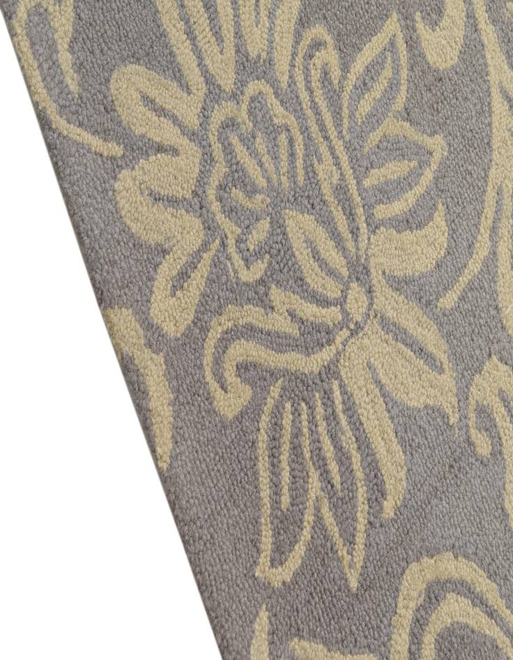 Detail image of  5' x 8' Agra Wool Rug