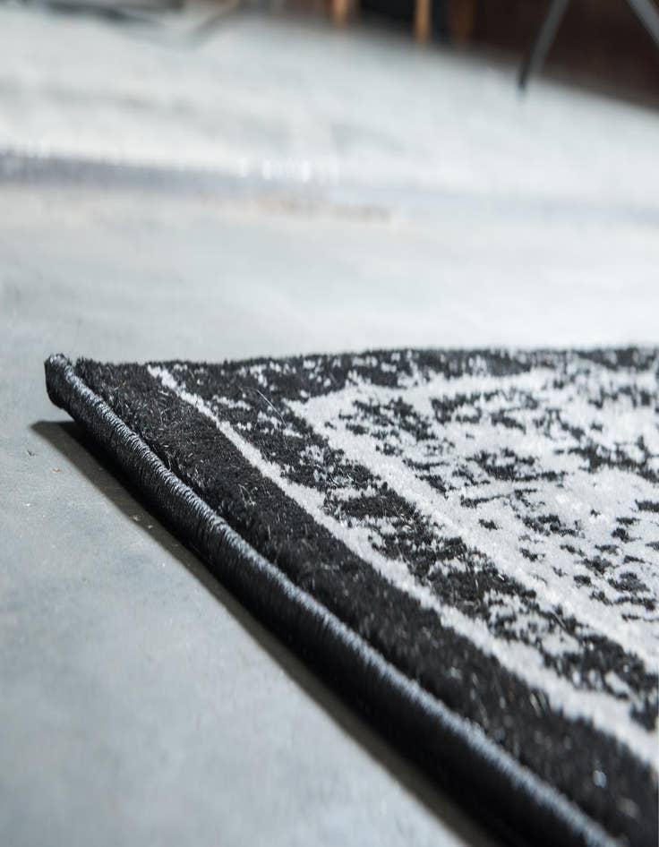 Detail image of  2' x 3' Ankara Rug