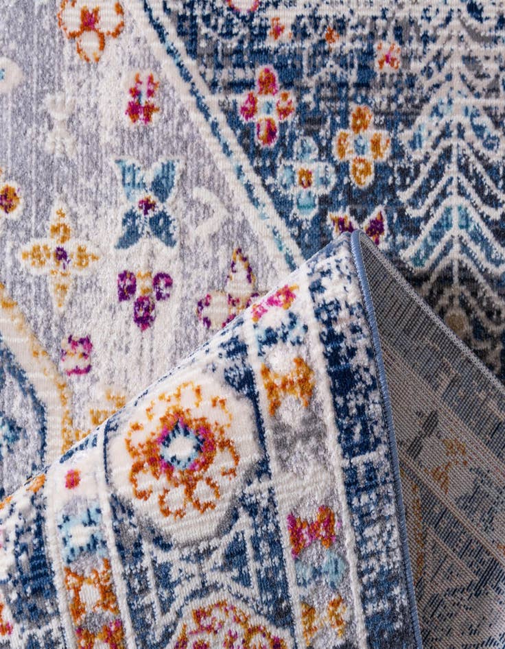 Detail image of  4' x 6' Budapest Rug