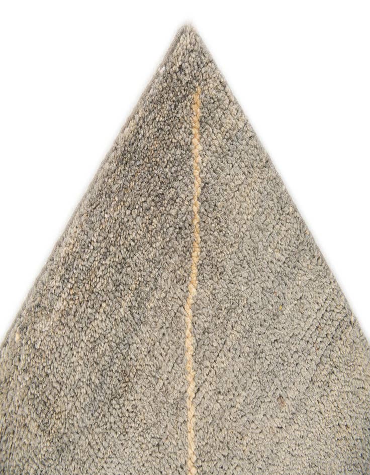 Detail image of  4' 7 x 6' 7  Hand Knotted Darya Wool Rug