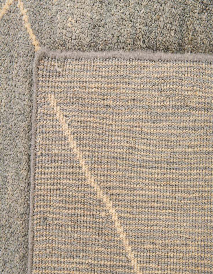 Detail image of  4' 7 x 6' 7  Hand Knotted Darya Wool Rug