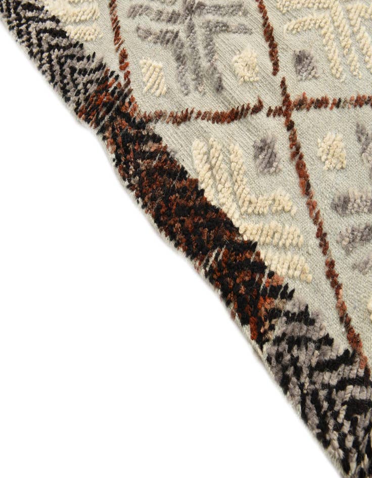 Detail image of  8' 4 x 12' 6  Hand Knotted Darya Wool Rug