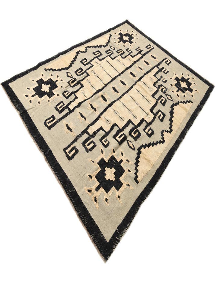 Detail image of  8' x 10' 6  Hand Knotted Darya Wool Rug