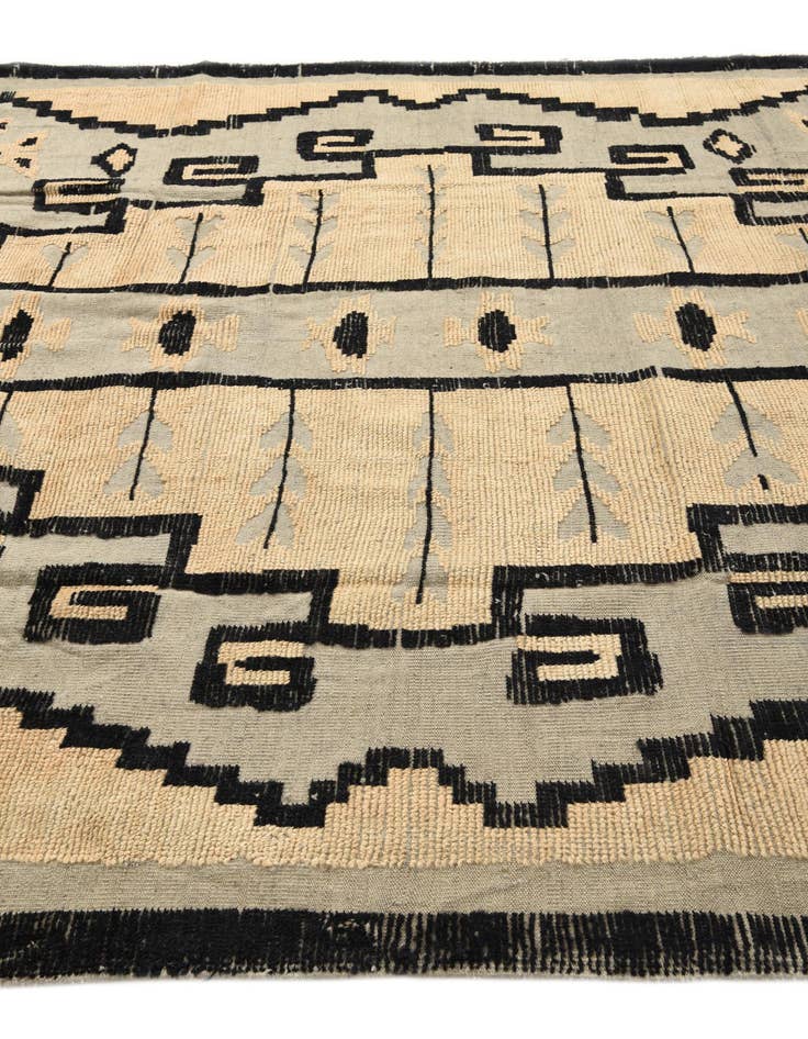Detail image of  8' x 10' 6  Hand Knotted Darya Wool Rug