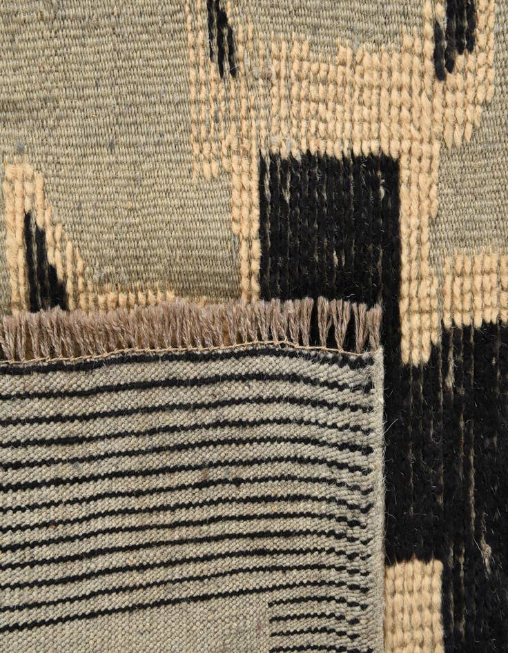 Detail image of  8' x 10' 6  Hand Knotted Darya Wool Rug