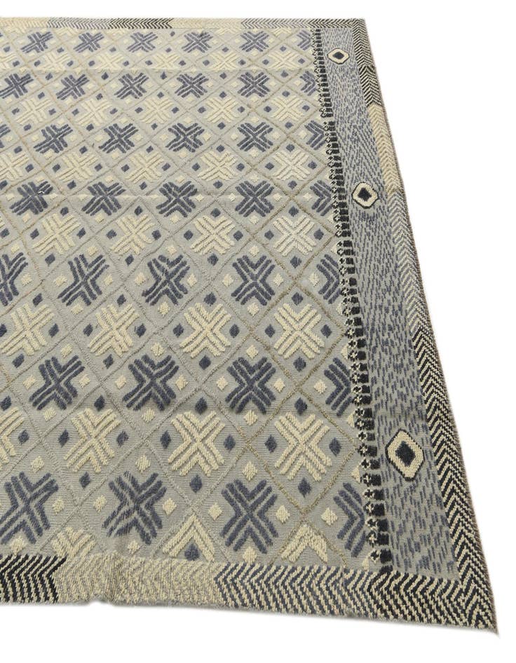 Detail image of  8' 6 x 12' 4  Hand Knotted Darya Wool Rug