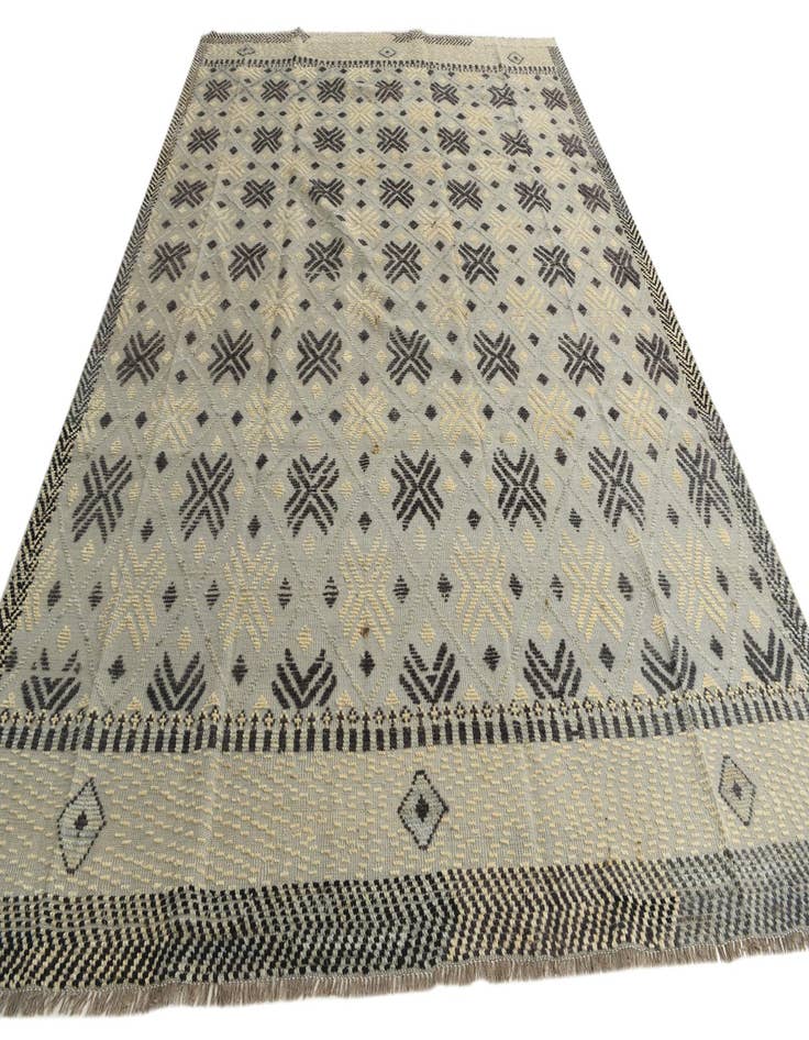 Detail image of  8' 8 x 12'  Hand Knotted Darya Wool Rug