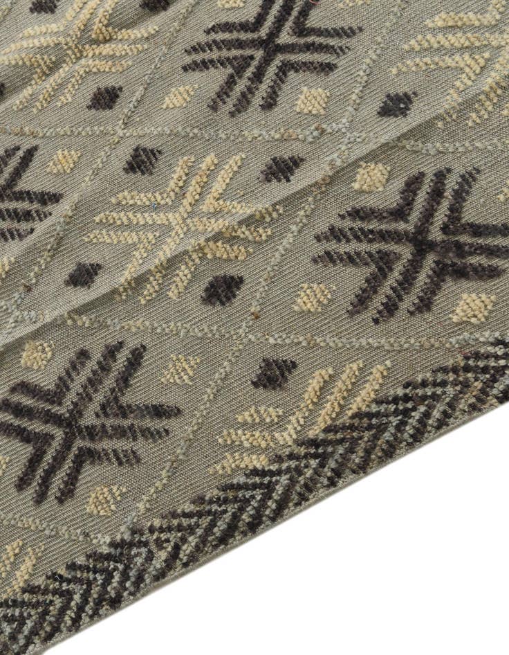 Detail image of  8' 8 x 12'  Hand Knotted Darya Wool Rug