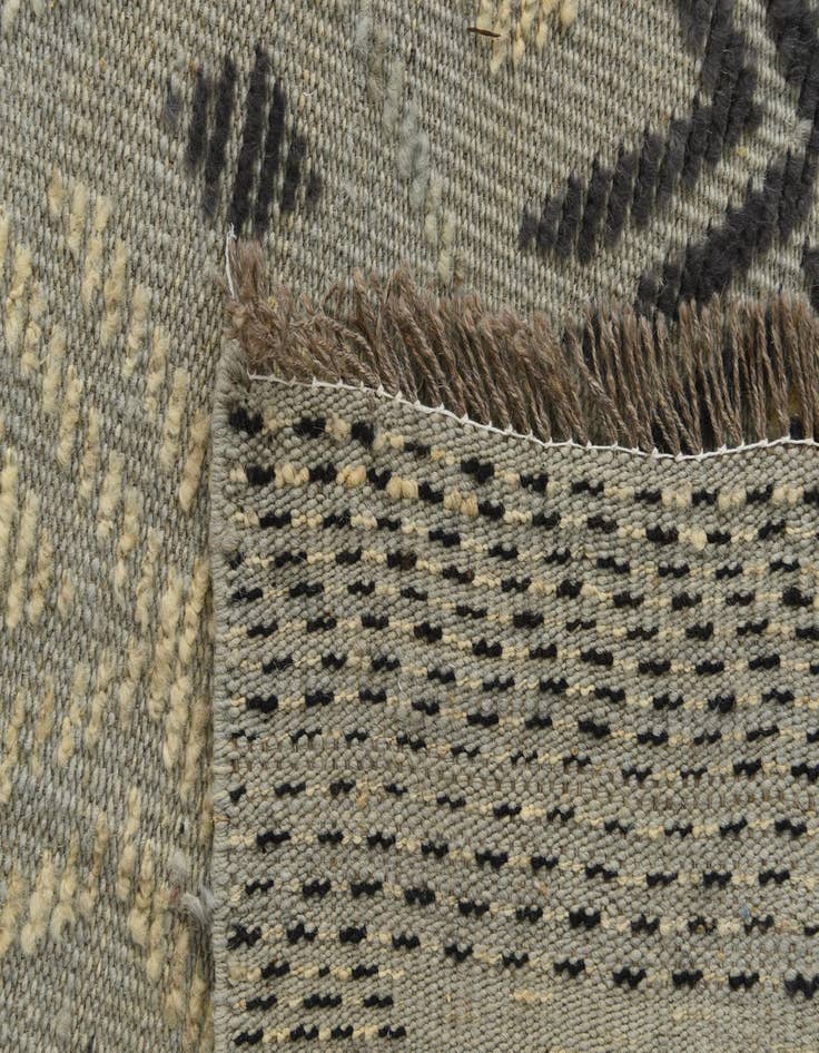 Detail image of  8' 8 x 12'  Hand Knotted Darya Wool Rug