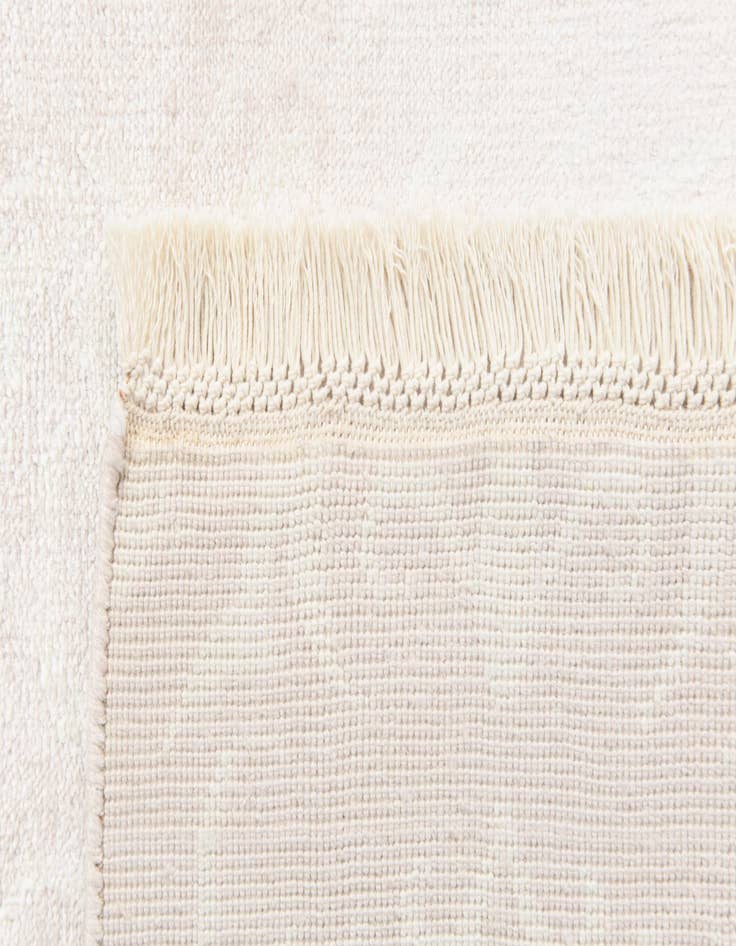 Detail image of  2' 7 x 5'  Hand Knotted Darya Wool Rug