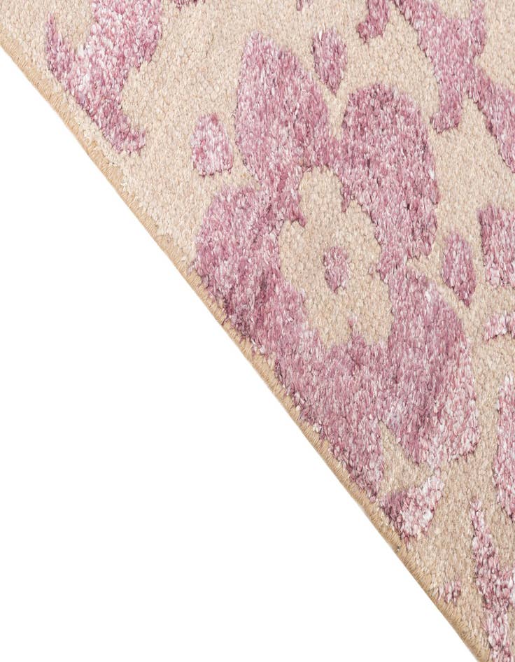 Detail image of  5' x 7' 9  Hand Knotted Darya Rug