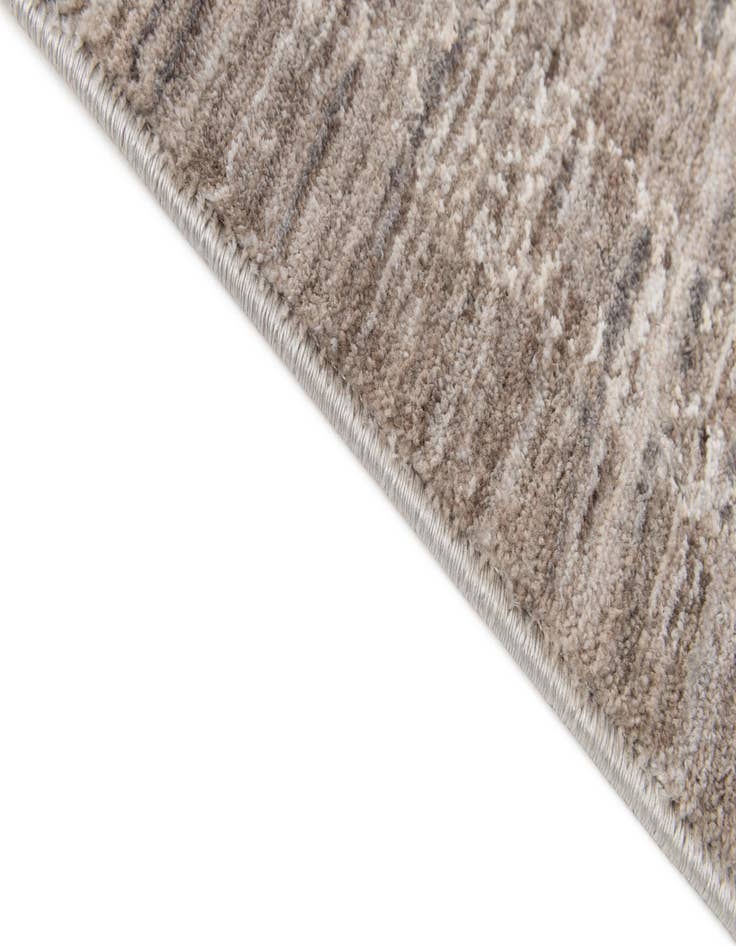 Detail image of  4' 10 x 7' 2 Empera Rug