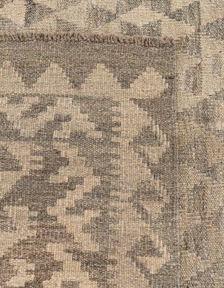 Detail image of  5' 5 x 6' 10  Hand Woven Kilim Maymana Wool Rug